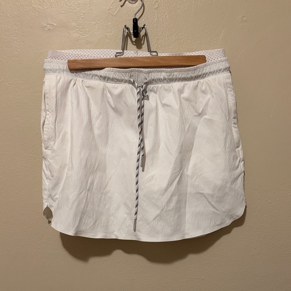 Athleta Dresses & Skirts - Athleta White Active Skirt with Pocket